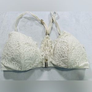 Gilly Hicks Cream Racer Back‎ Lace Bralette in Size S